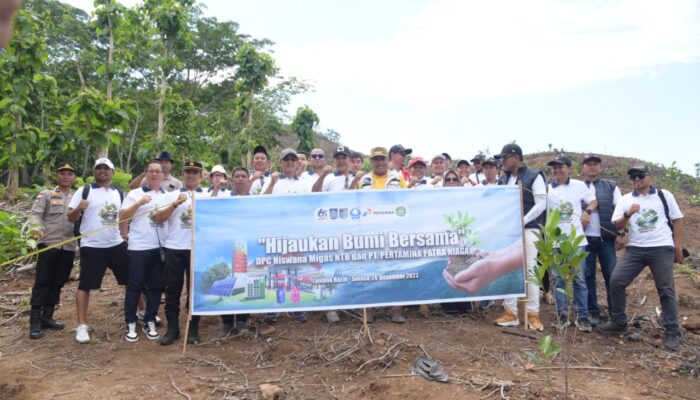 Sinergi Hijaukan Bumi, Hiswana Migas dan Pertamina Bersama FWE NTB Hijaukan Hutan Kritis di Lombok Barat