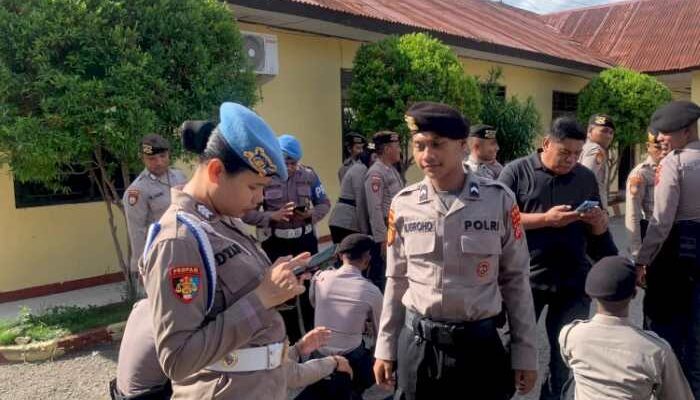 Polda NTT Razia Handphone Anggota, Cegah Keterlibatan Judi Online