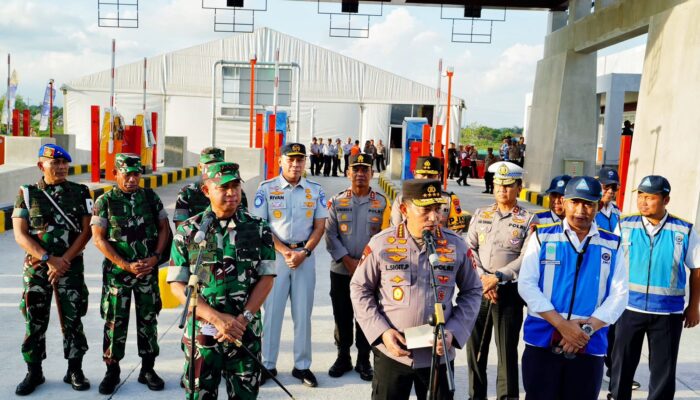 Pastikan Kesiapan Pengamanan Nataru, Dirut Jasa Raharja Dampingi Kapolri dan Panglima TNI Tinjau Gerbang Tol Prambanan