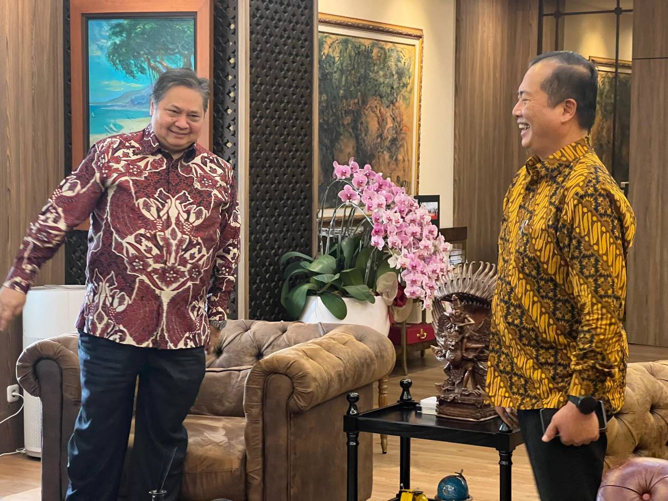 Lalu Iqbal bahas proyek strategis di NTB dengan Menko Perekonomian. (Tim LMI)