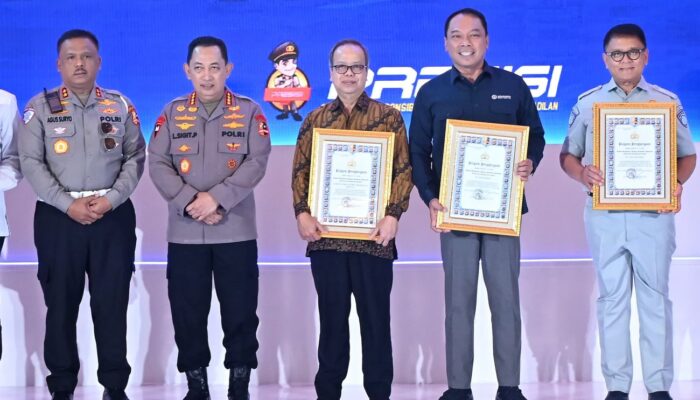 Jasa Raharja Terima Penghargaan dari Kapolri pada Acara Rakernis Fungsi Lalu Lintas 2025