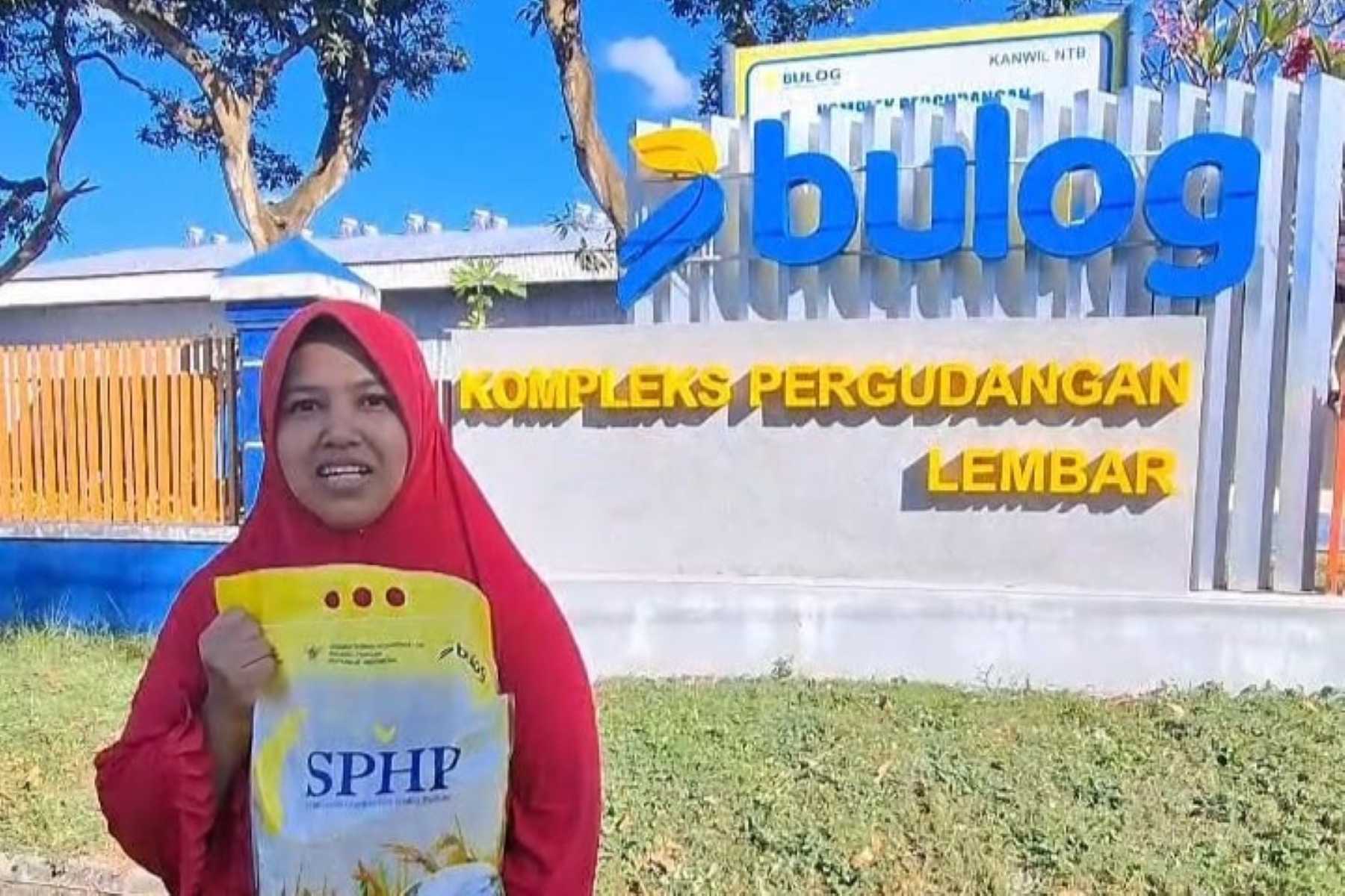 Bulog NTB Perluas Akses Beras Murah Lewat Penjualan Langsung di 16 Gudang.
