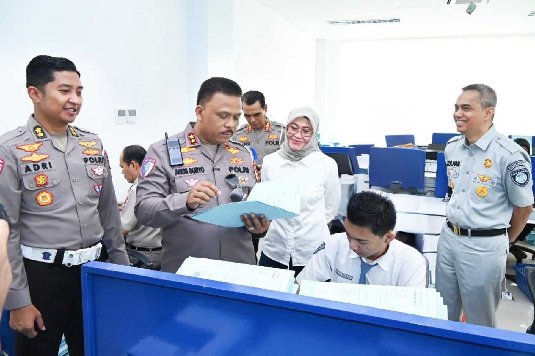 Jasa Raharja dan Korlantas Polri Cek Langsung Proses Pelayanan BPKB.