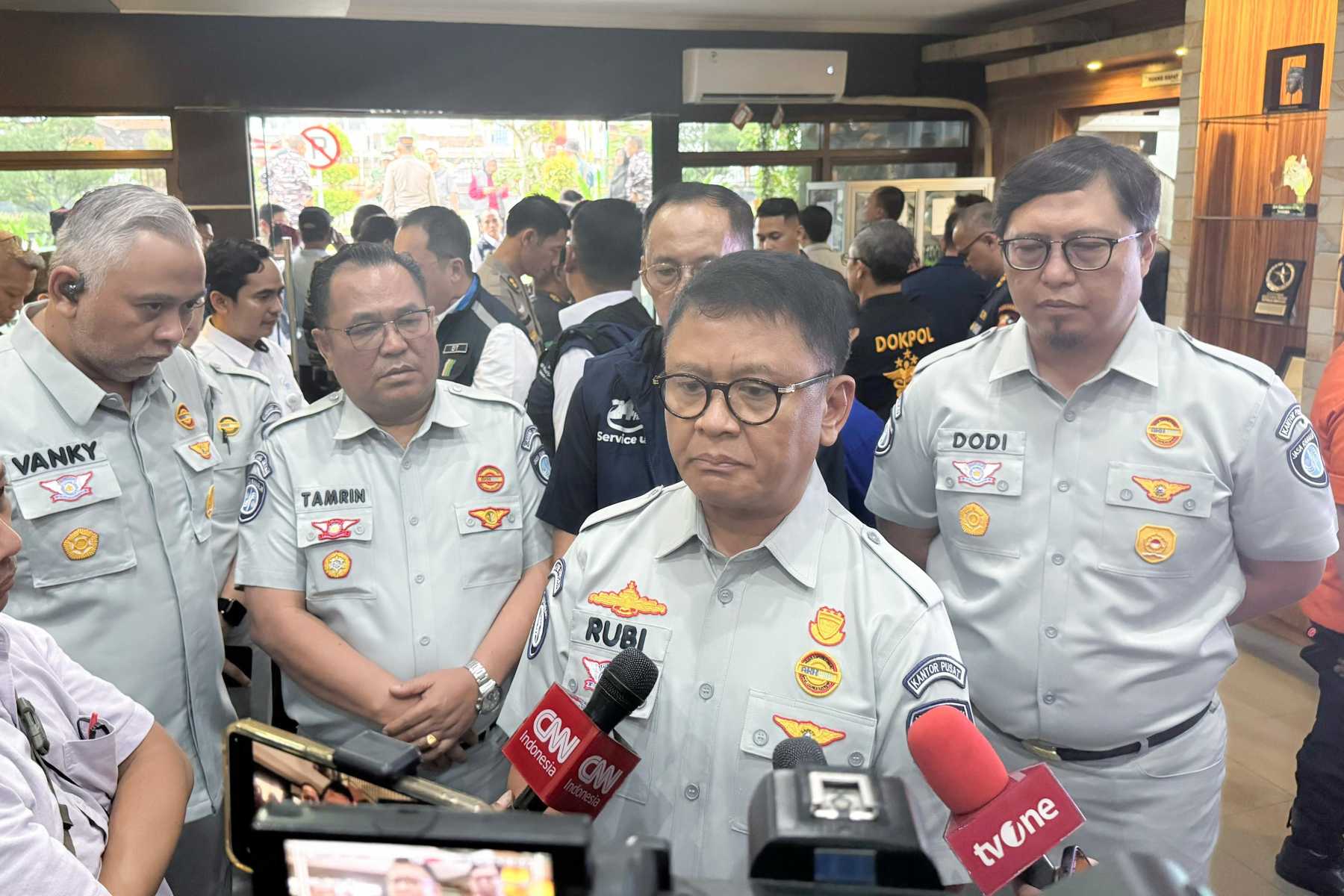 Negara hadir berikan jaminan perlindungan untuk tim penyelam evakuasi KMP Tunu Pratama Jaya.