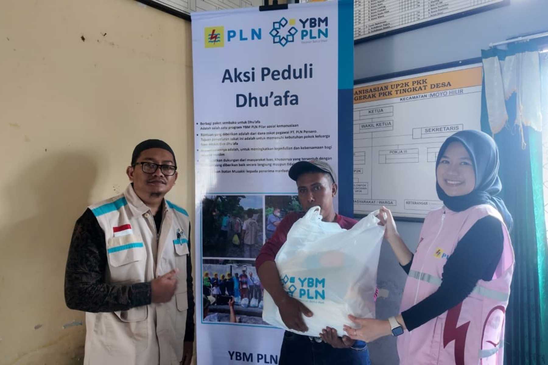 PLN UIW NTB Gelar Aksi Sosial Sambut Hari Pelanggan Nasional.