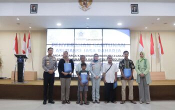 Jasa Raharja Serahkan Santunan bagi Keluarga Korban Kecelakaan Bus Probolinggo.