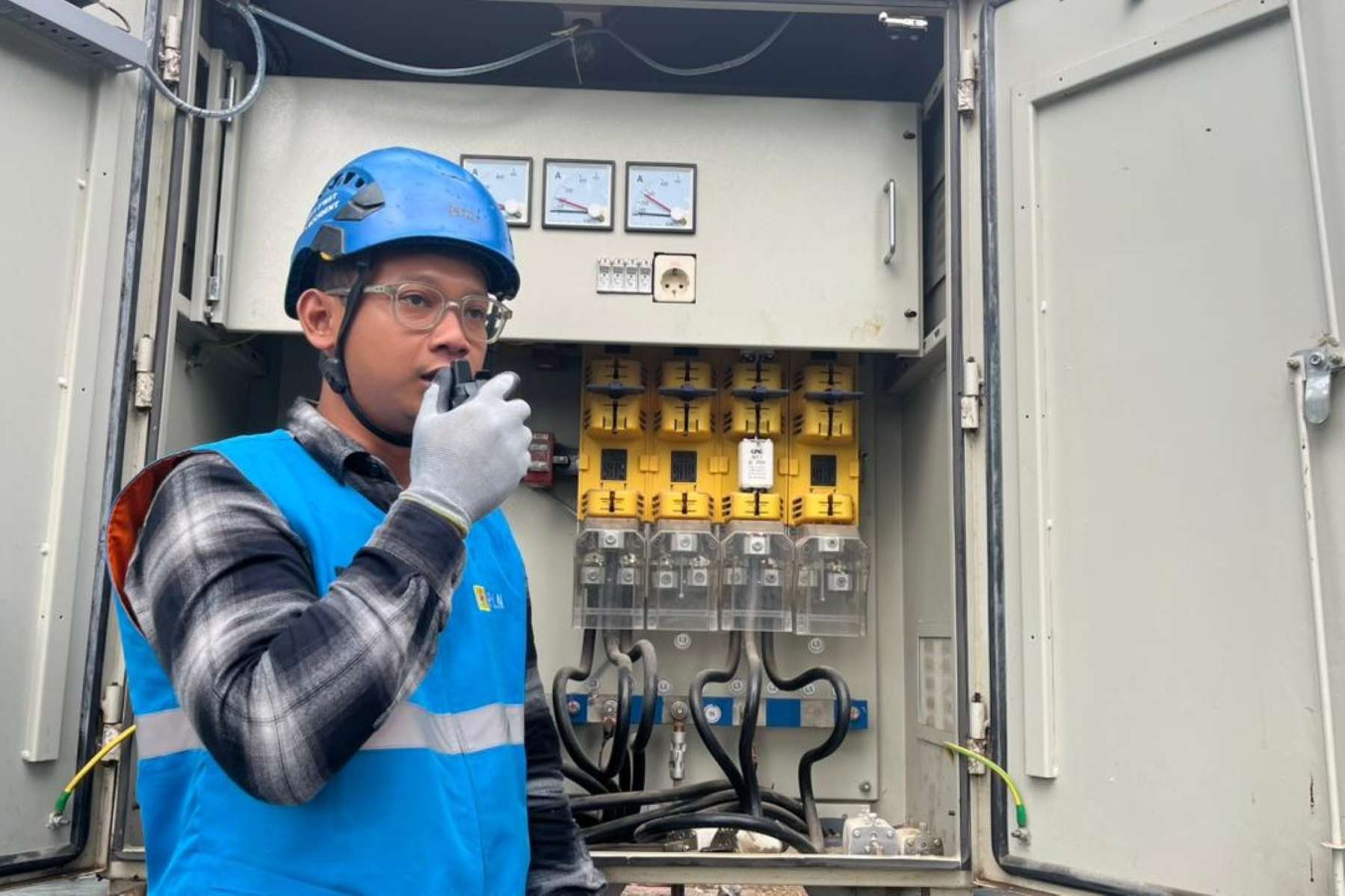 PLN UIW NTB Gerak Cepat Pulihkan Kelistrikan Pasca Banjir di Bima.