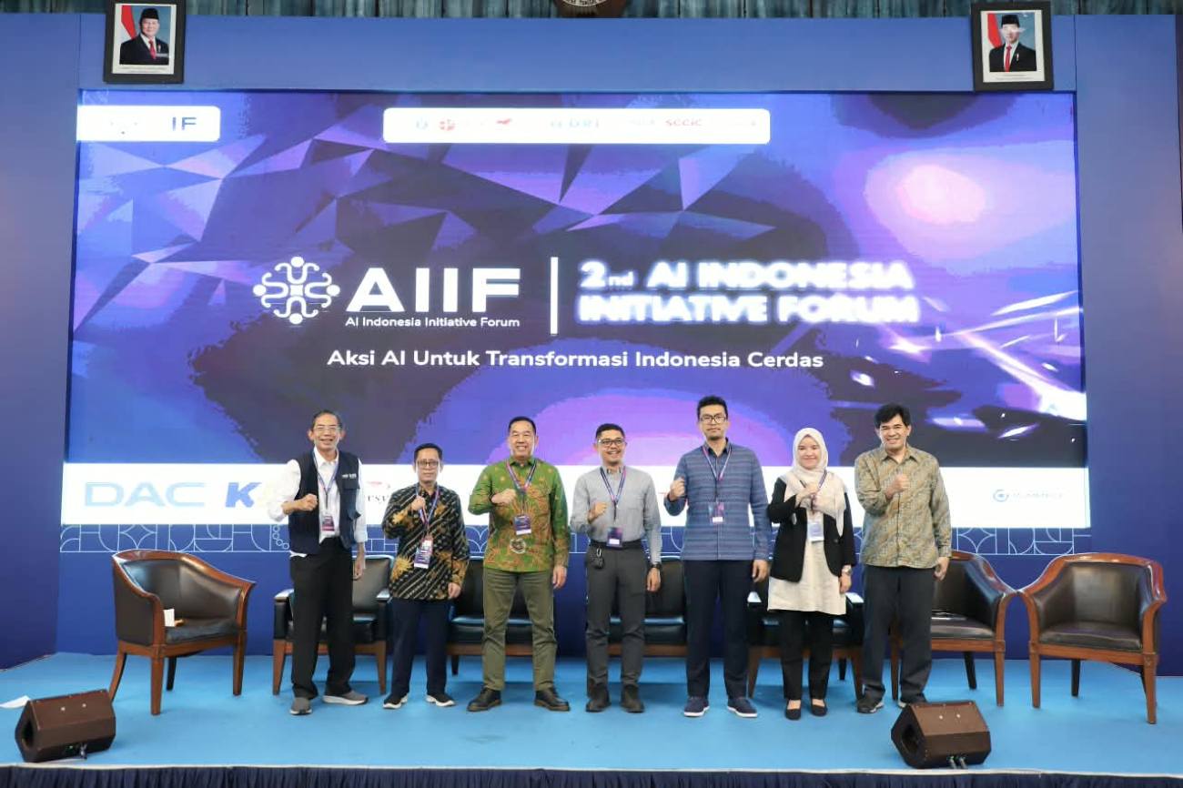 Direktur Utama PT Jasa Raharja (Persero), Muhammad Awaluddin, menyampaikan pemaparan dalam sesi panel “AI Mobility & Transportation Ecosystems” pada AI Indonesia Initiative Forum (AIIF) 2026 di Aula Timur Institut Teknologi Bandung.