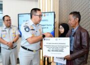 Jasa Raharja Serahkan Santunan kepada Dua Ahli Waris Korban KM Virgo Transport 8 di Jawa Barat